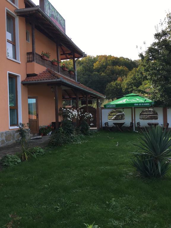 Complex Balkandzhii Aprilci Kültér fotó