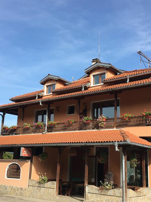 Complex Balkandzhii Aprilci Kültér fotó