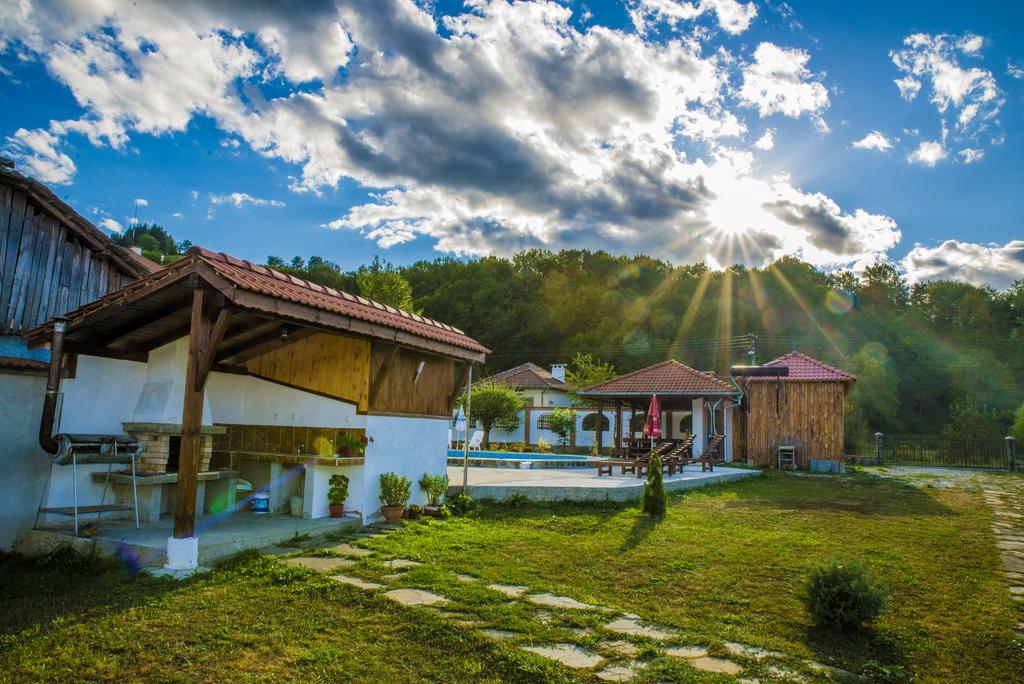 Complex Balkandzhii Aprilci Kültér fotó